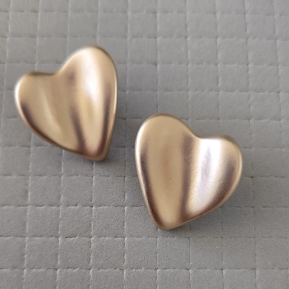 Heart Stud Earrings - Gold Matte - Picture 1 of 8